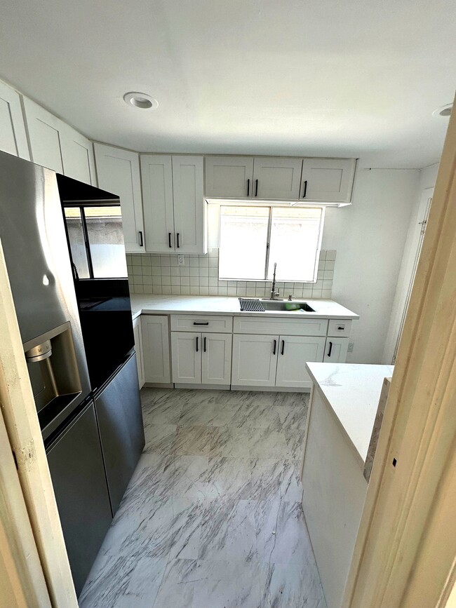 Photo - 1182 N Kingsley Dr