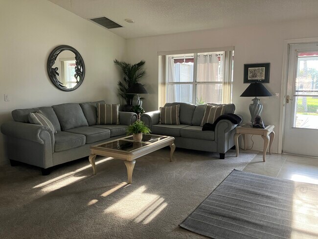 Photo - 1120 Main St