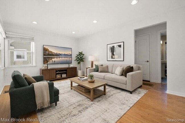 Photo - 912 Woodsboro Dr