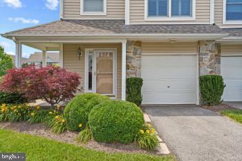 Photo - 312 Blenny Ln