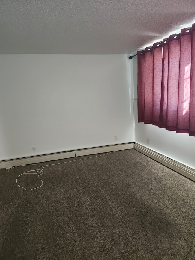 Building Photo - 3607 118 Ave NW Unit 101