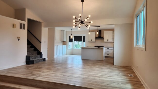 Photo - 7749 Lyman Ave