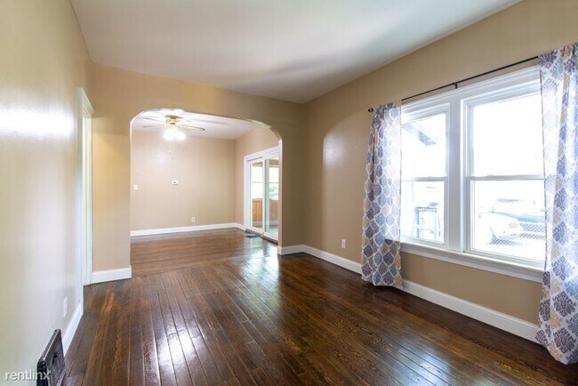3 br, 1 bath Duplex - 609 Jefferson St