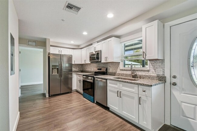 Photo - 650 E Tarpon Ave Unidad C2