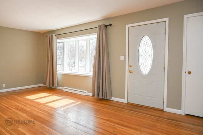 Photo - 4 Bed 2 Bath in Prime Location: Your Perfect Home Close to UND!