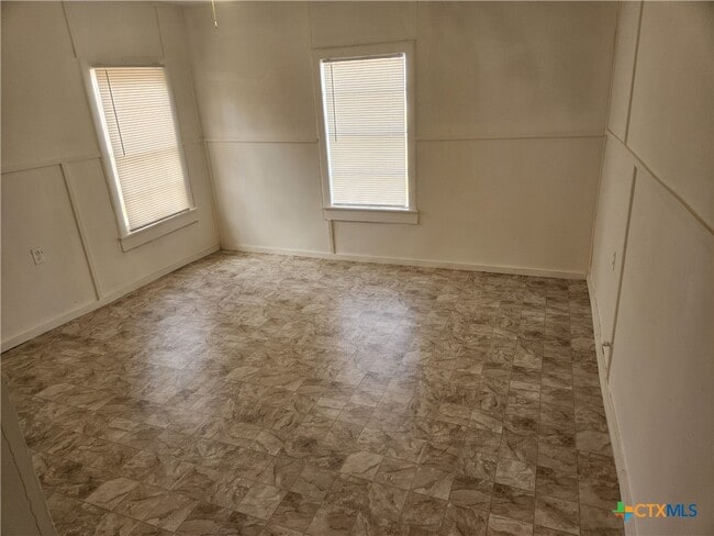 Photo - 1102 W Central Ave