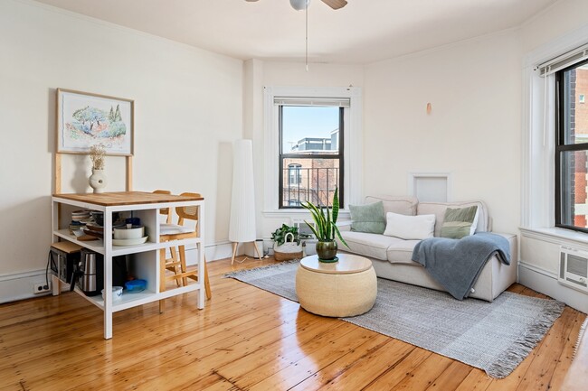 Building Photo - 9 Buswell St Unit 4R