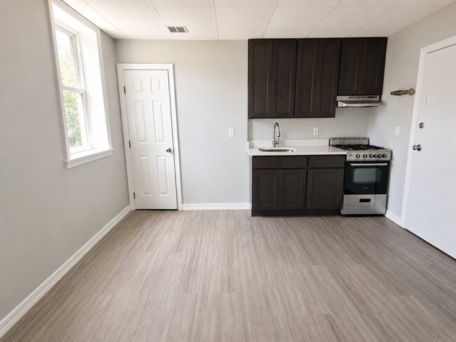 Photo - 587 N 6th St Unit 3B