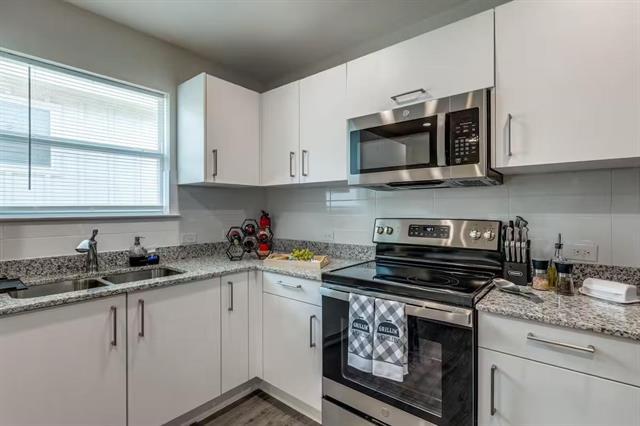 Photo - 2310 Dalworth St