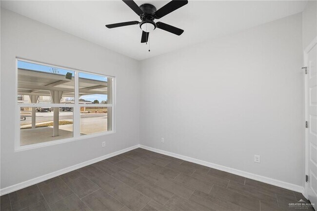 Photo - 13 Hawthorne Ave Unit 4