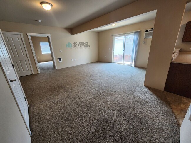 Photo - 5120 E Grace Ave Unidad 5120