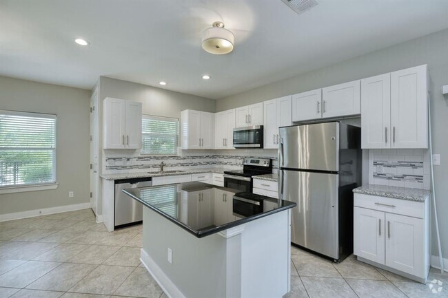 Building Photo - 605 Pecan Ave Rental