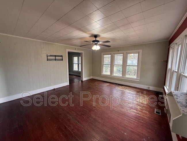 Photo - 1300 Aggie Rd