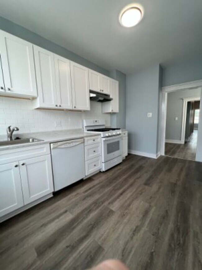 Photo - Great Location! Dishwasher, Pet Friendly, Back Porch, And Laundry-in-unit