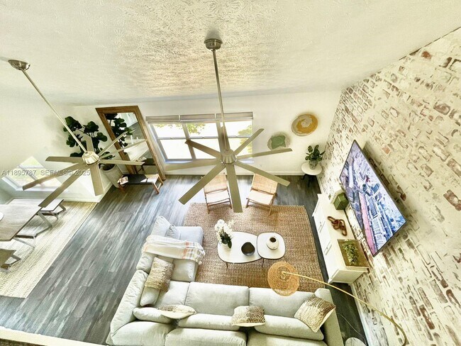 Photo - 4700 Regina Dr