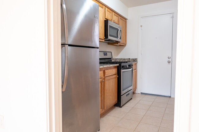 Photo - 2027 Barlowe Pl