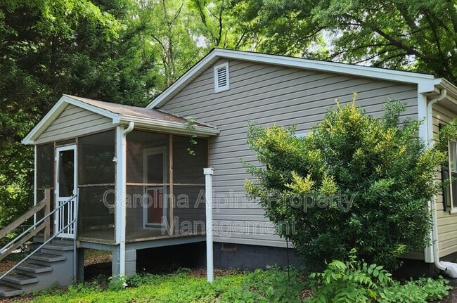 Photo - 1603 Hollyleaf Ave House