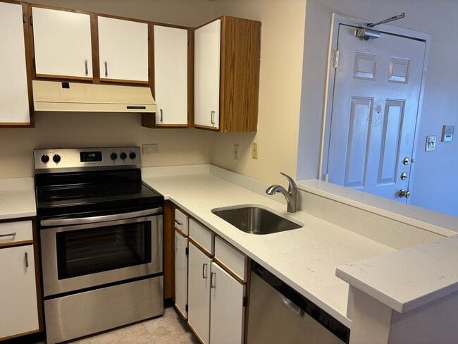 Photo - 1905 N Hicks Rd Unit 205