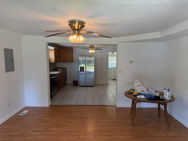 Photo - 1044 Fair St