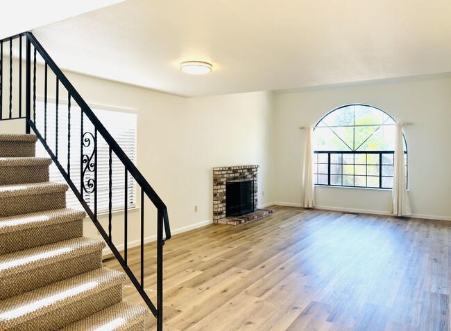 Photo - 1537 Yarberry Dr