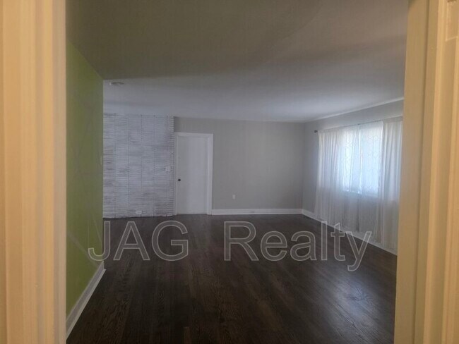 301 N Fulton St