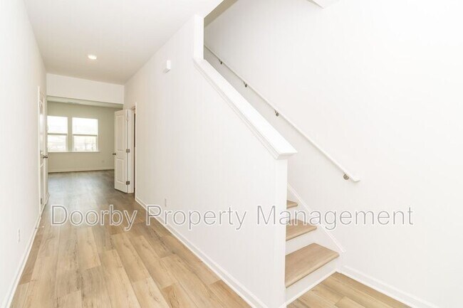 Photo - 115 Saddlebred Wy