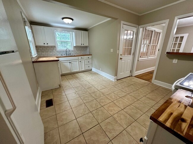 Photo - Quaint Cottage!