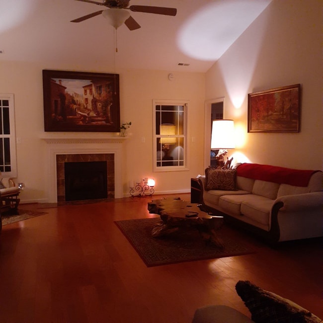 5833 Kindley Dr