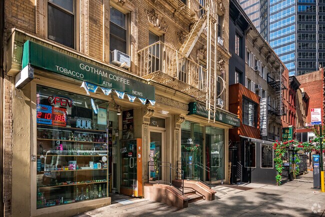 Photo - 246 E 53rd St