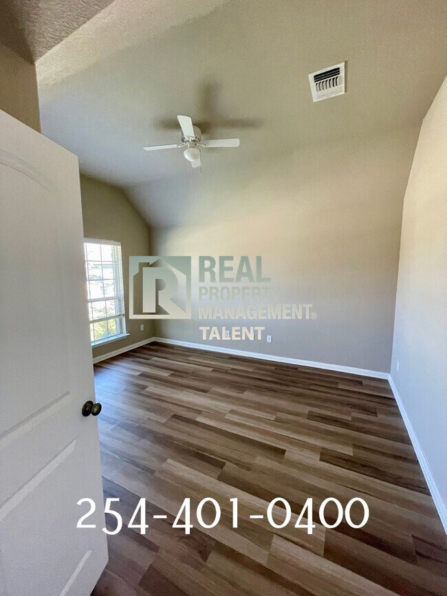 Photo - DEAL ALERT!!! 3 Bedroom, 2 Bathroom Home f...