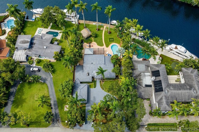 913 Coconut Dr