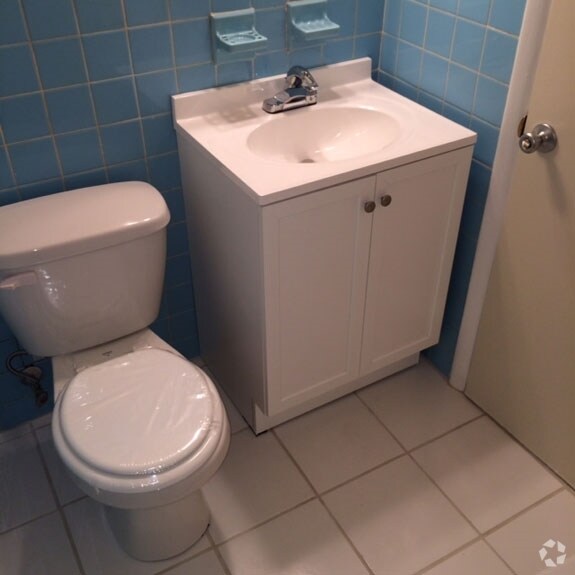 Baño - Lincoln Crossing