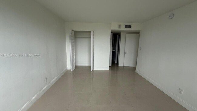 Photo - 16546 NE 26th Ave Condo Unit 4H