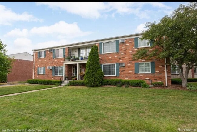 Building Photo - Charming 2-Bedroom Condo – $1,150/month In...