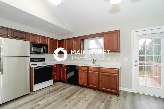 Photo - 3 Bedroom Pet-Friendly Home in High Point, NC with Main Street Renewal