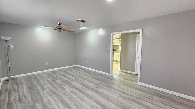 Photo - 1519 E 43rd St