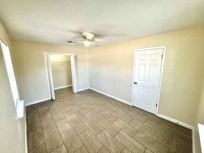 Photo - 1 bedroom 1 bathroom triplex unit Unit F