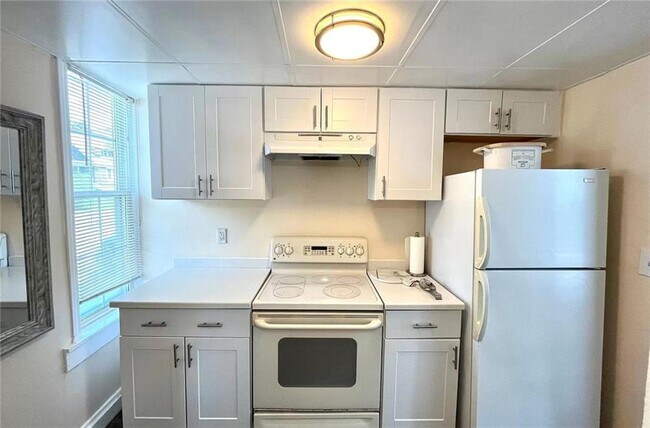 Photo - 191 Coggeshall Ave