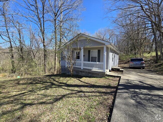 Building Photo - 1007 Walnut Dr Rental