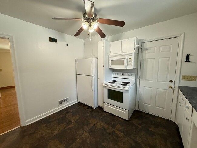 Photo - 1954-1956 Hazelwood St Unit 1954