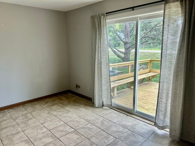 Photo - 2732 Wilshire Ct