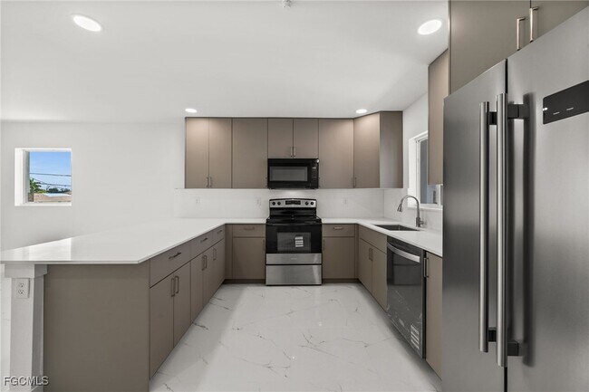 Photo - 721 SW 30th Terrace Unit 3