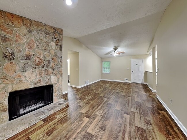 Photo - 2800 Alexandria Dr SW