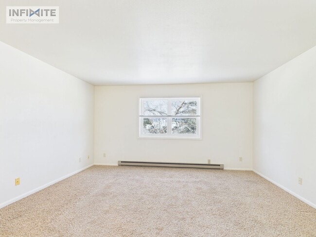 Photo - 3 Bedroom off East Valley Center!