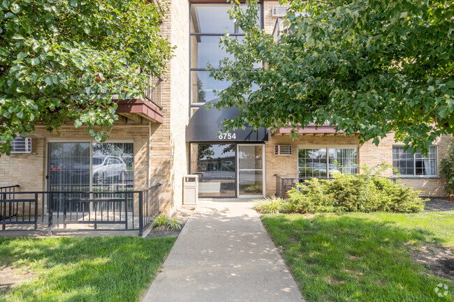 Photo - Lakota Lake Apartments