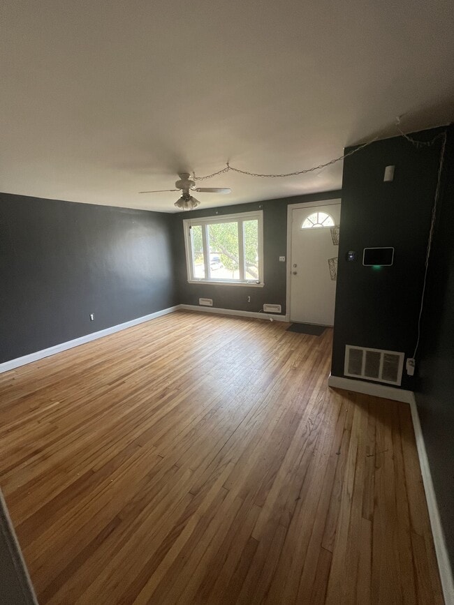 Photo - 4707 Chatford Ave