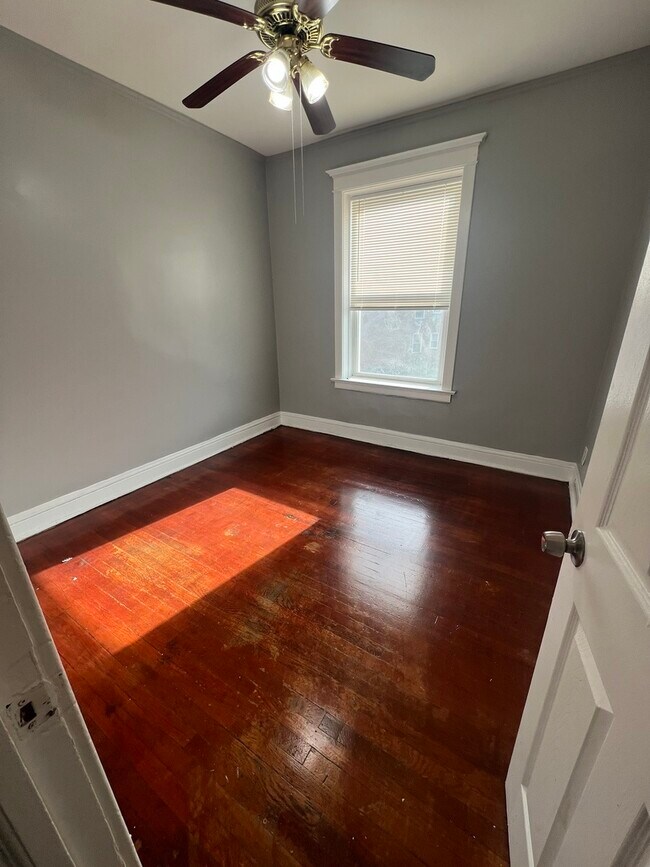 Photo - 840 W 66th St Unidad 2