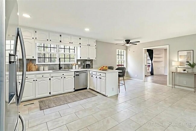 Photo - 2119 Tudor Castle Way