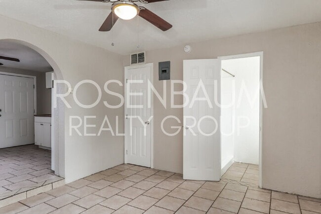 Photo - 302 W Flores St Unit 2