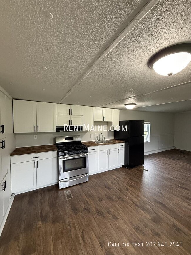 7 Hall Dr